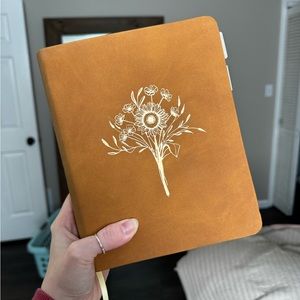 CSB Hosanna Revival Notetaking Bible with tabs